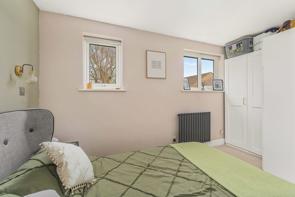 Peacocks Close Middleton Cheney